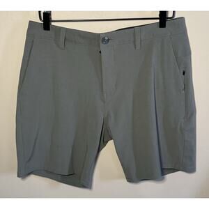 Vuori Meta 8” Shorts Mens 32 Gray Stretch Golf Casual